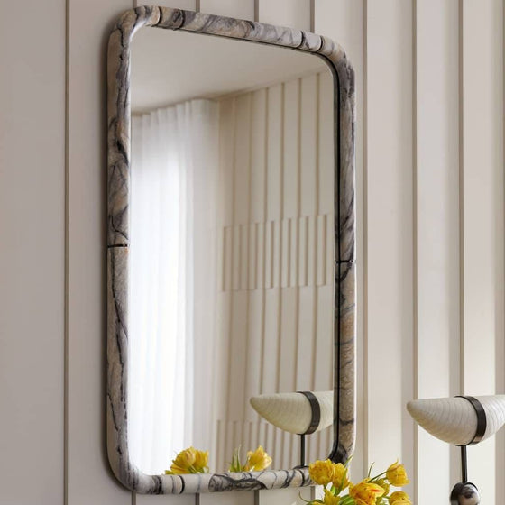 Baka Mirror